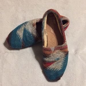 Women’s Toms 8